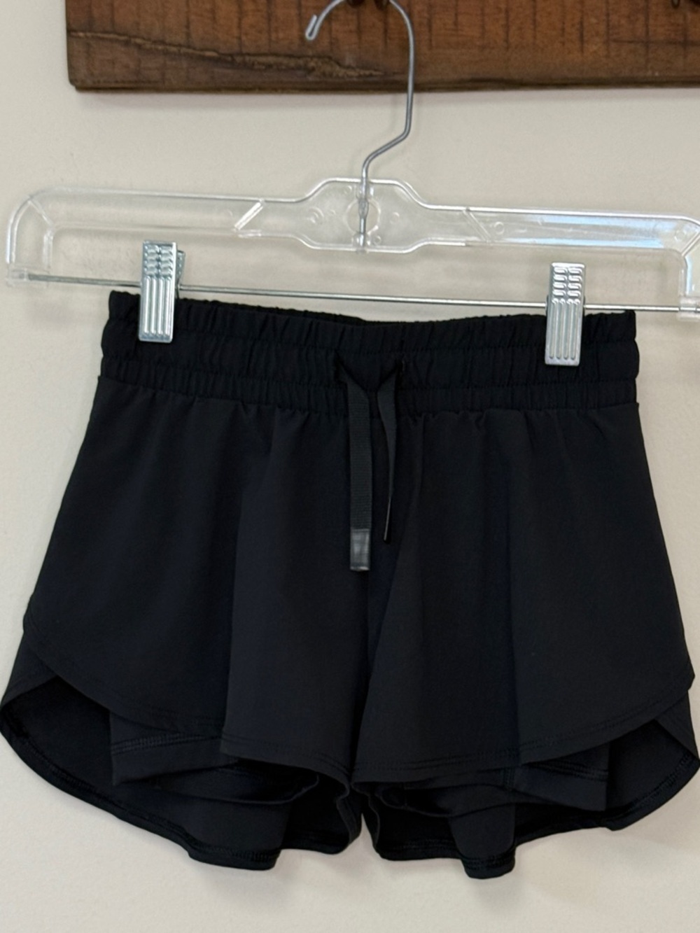 All In Motion: Girls' Black Mid-Rise 2 in1 Flowy Shorts, Size XS (4/5)